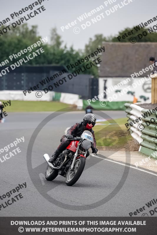 Vintage motorcycle club;eventdigitalimages;mallory park;mallory park trackday photographs;no limits trackdays;peter wileman photography;trackday digital images;trackday photos;vmcc festival 1000 bikes photographs